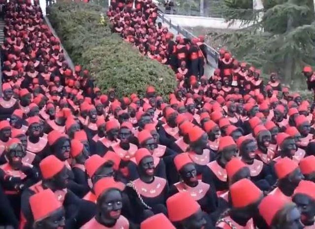 Hundreds of teenagers in Spain wear blackface in Alcoy, Alicante