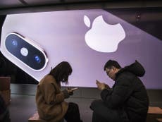 Apple profits fall as demand for iPhones slows 