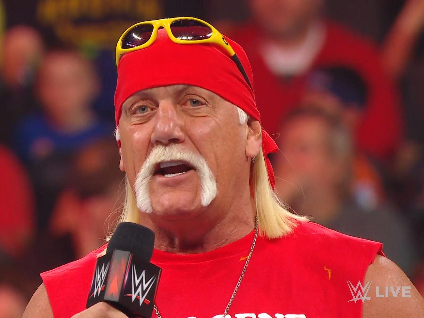 Hulk Hogan returns to WWE Raw for first time since 2015 to pay tribute ...