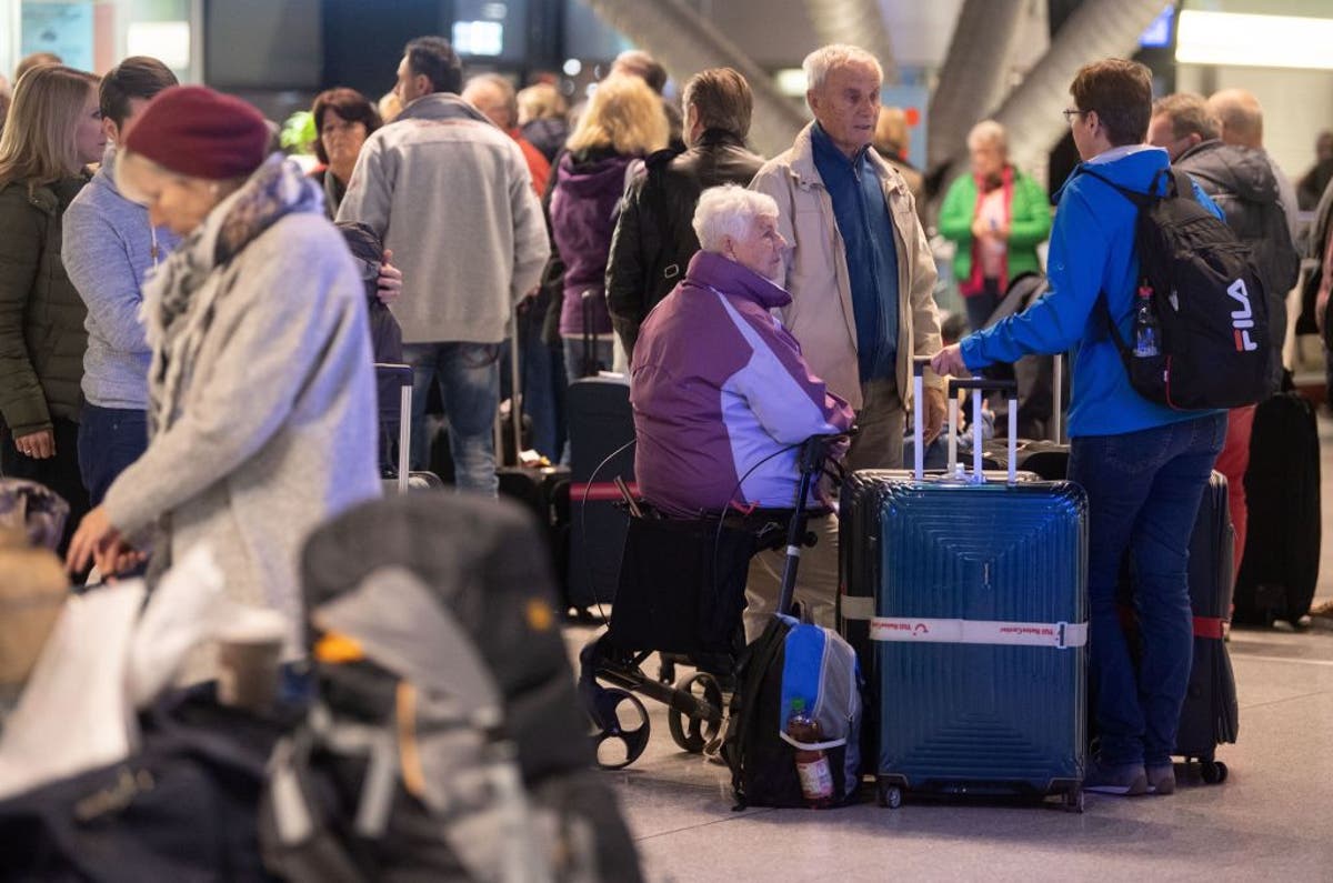 Germany airport strike Hundreds of flights disrupted as security staff