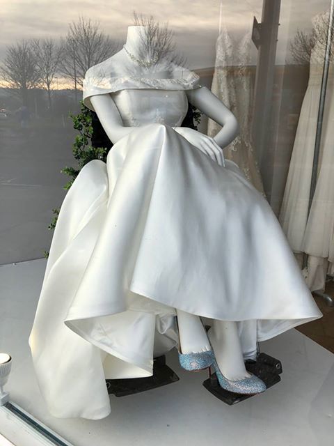A photo of a mannequin in a wheelchair in a wedding dress shop has gone viral on Twitter