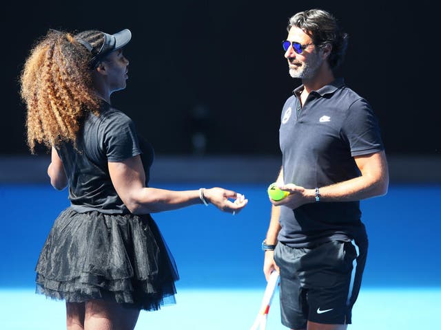 Williams and Mouratoglu chat during practice