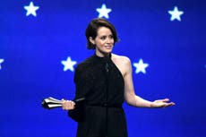 Claire Foy brings feminism to Critics' Choice Awards