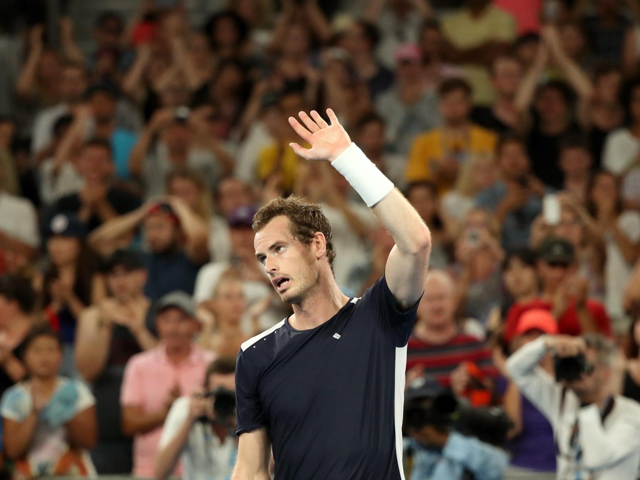 Andy Murray acknowledges the crowd