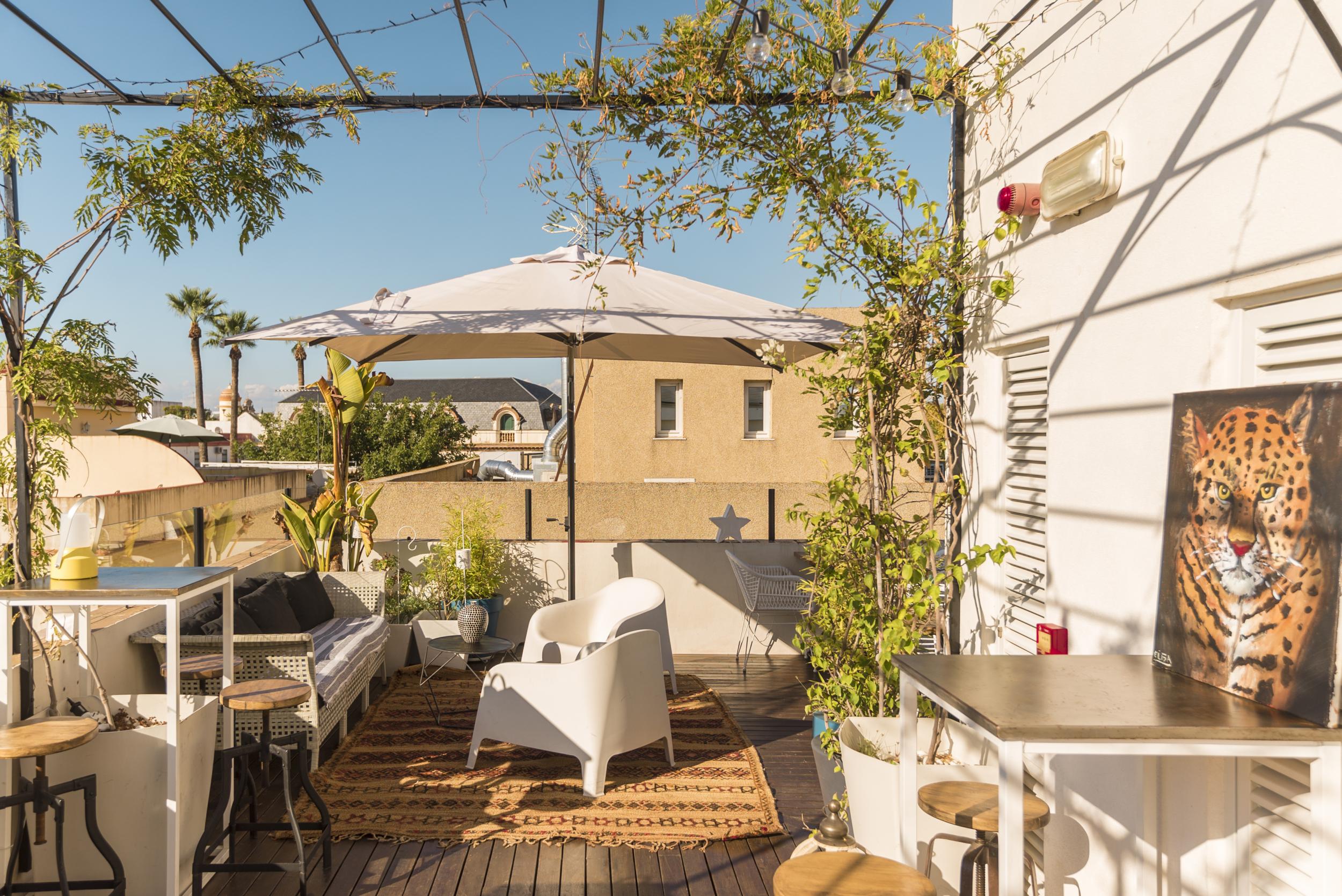 Start your evening the right way with a drink on the Corner House's roof terrace