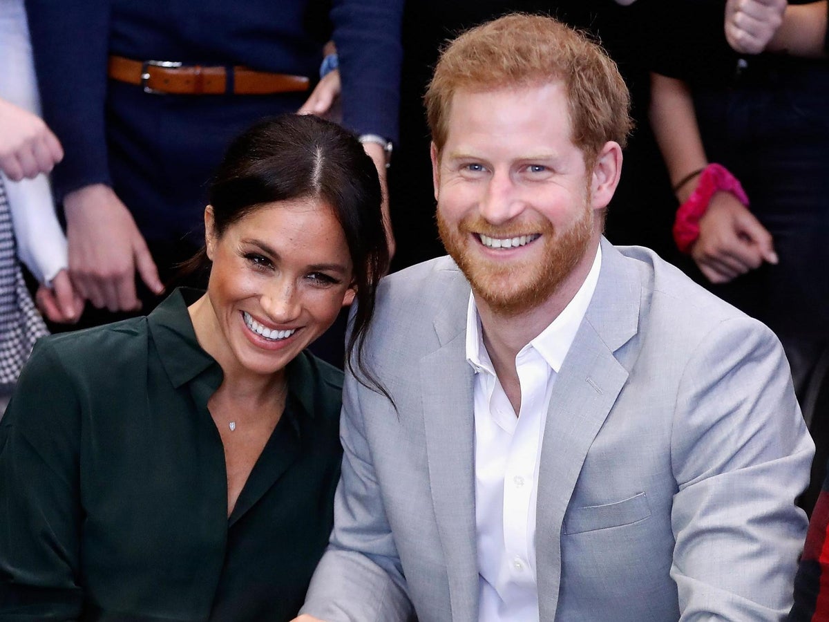 Meghan Markle steps out in Toronto with a H for Harry ring