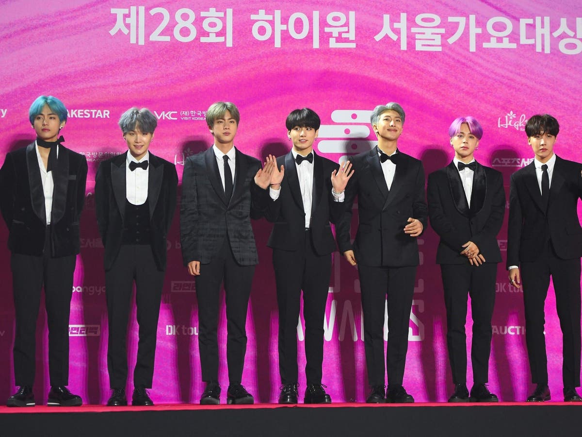 Soompi on X: #BTS Takes To The Stage For The First Time At The Grammy  Awards As Presenters With A Promise To Return #TearItUpBTS #BTSxGrammys2019    / X