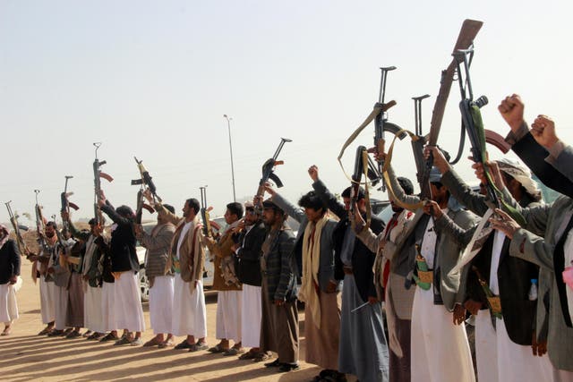 Tribal gunmen express support for Houthi rebels in Saada earlier this month