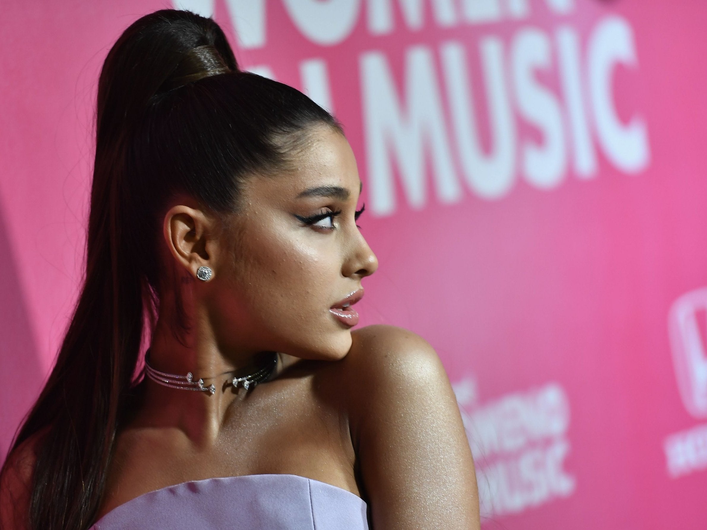 Ariana Grande Smashes Streaming Record With New Single 7 Rings The Independent