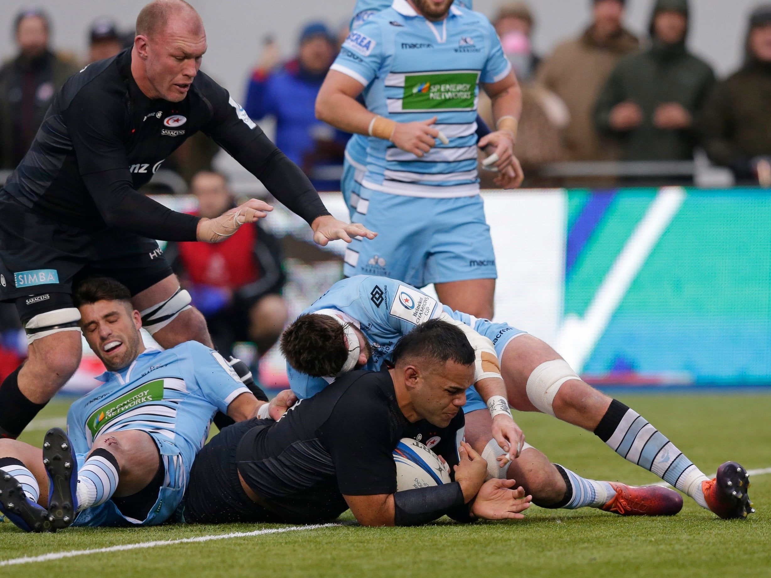 Billy Vunipola scored one of Saracens' five tries against Glasgow