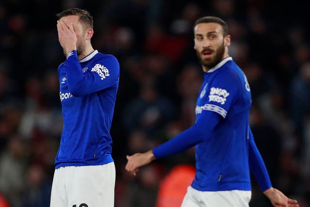 Everton's Gylfi Sigurdsson looks dejected after the match