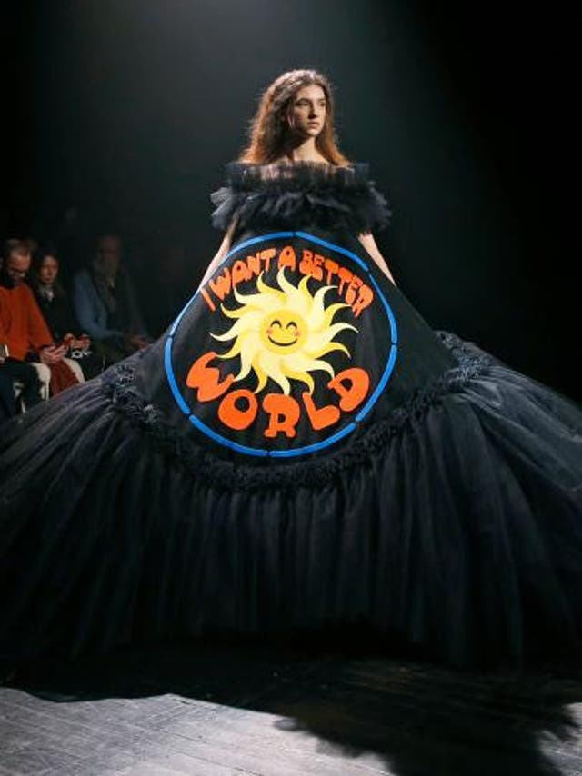 Viktor Rolf S Spring 19 Couture Collection Was Inspired By Memes The Independent The Independent Viktor Rolf S Spring 19 Couture Collection Was Inspired By Memes The Independent The Independent