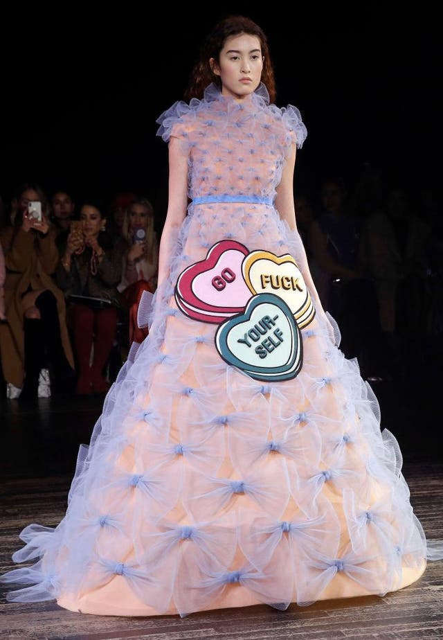 Viktor Rolf S Spring 19 Couture Collection Was Inspired By Memes The Independent The Independent