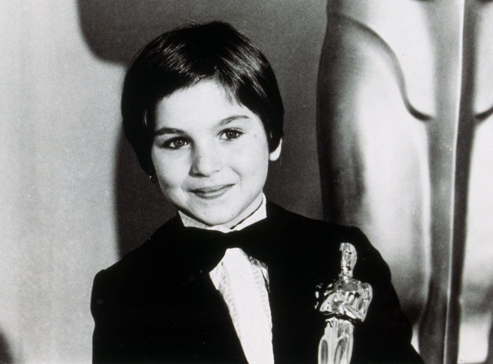 The actress collects an Oscar for her role in ‘Paper Moon’
