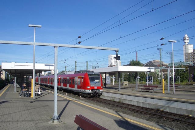 A train and two platforms were evacuated at Frankfurt Sued station over a bomb threat