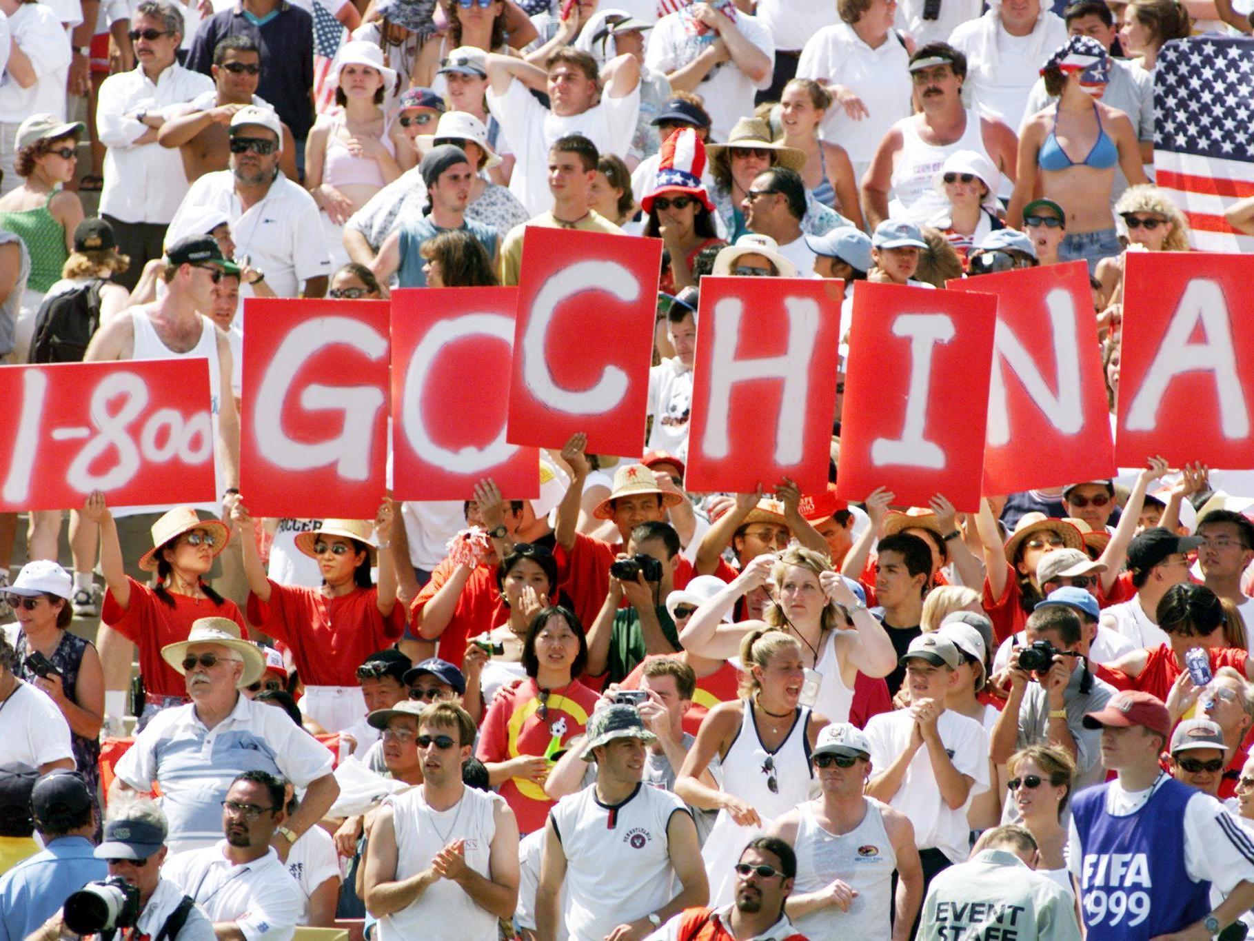 Fans at the 1999 Women's World Cup final between USA and China