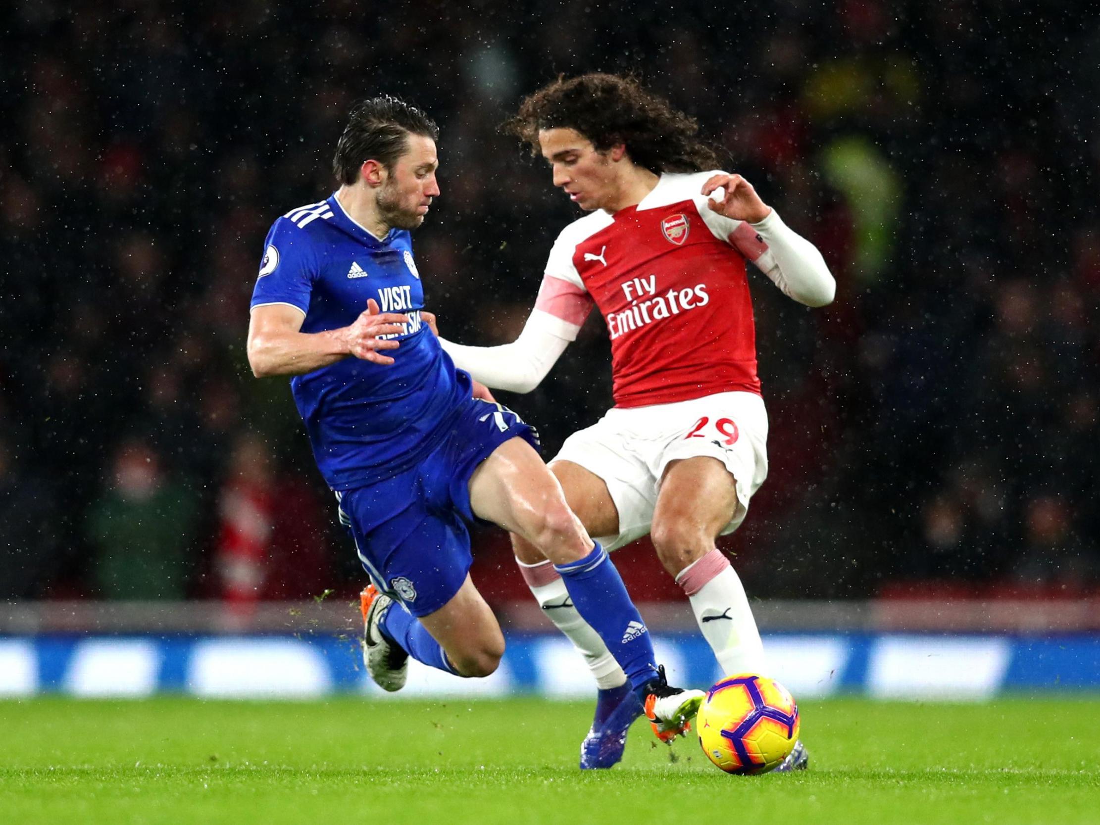 Matteo Guendouzi takes on Harry Arter