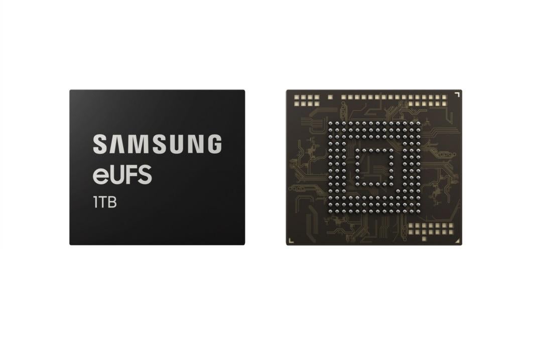 Samsung has begun mass producing the smartphone industry's first one-terabyte storage chip