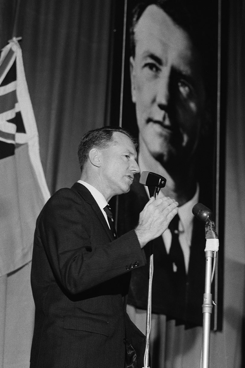 Election campaign: the leader tries to hold on to power in 1964