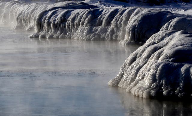 Lake Michigan Covered In Ice Shards In Mesmerising New Pictures As Spring Arrives The Independent The Independent