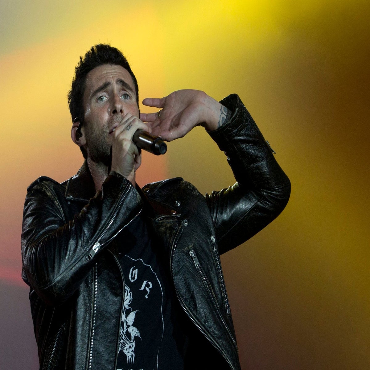 Maroon 5's Super Bowl performance: Adam Levine's torso can't save