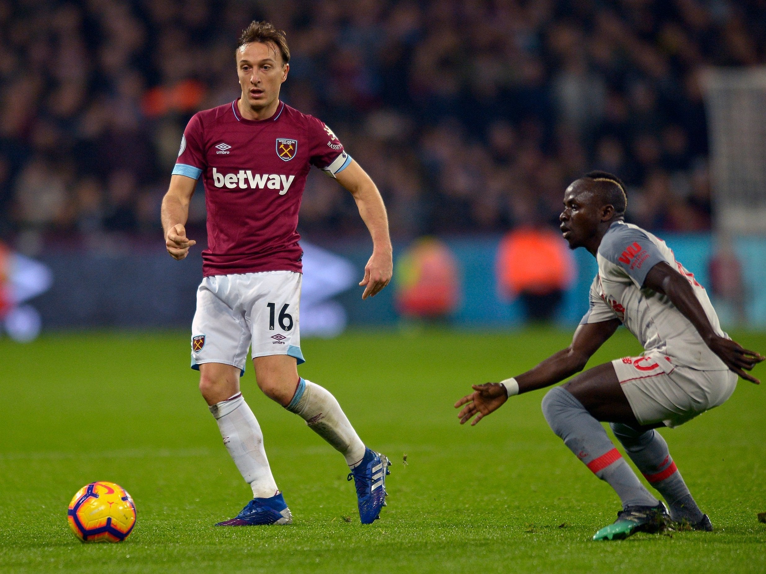 Mark Noble believes Liverpool will win the league if they stick together (West Ham United via Getty )