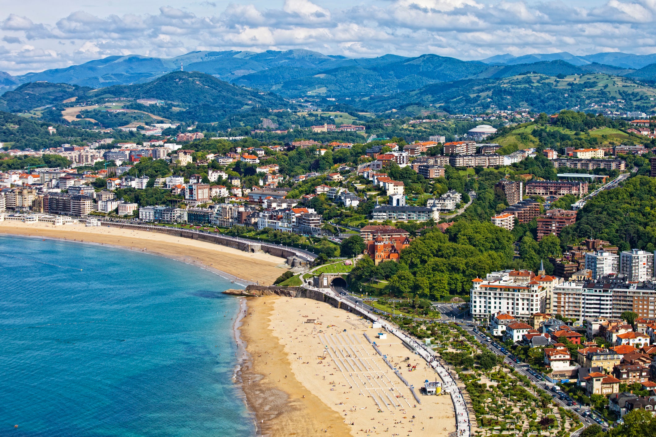 The golden coastline of San Sebastián