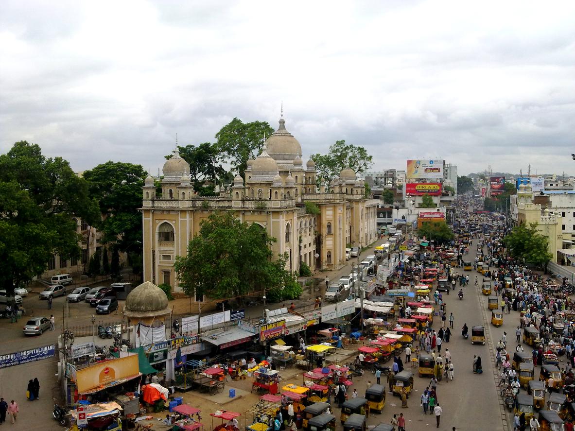 Laad Baazar is an intoxicating market at the foot of Charminar (Getty/iStock)