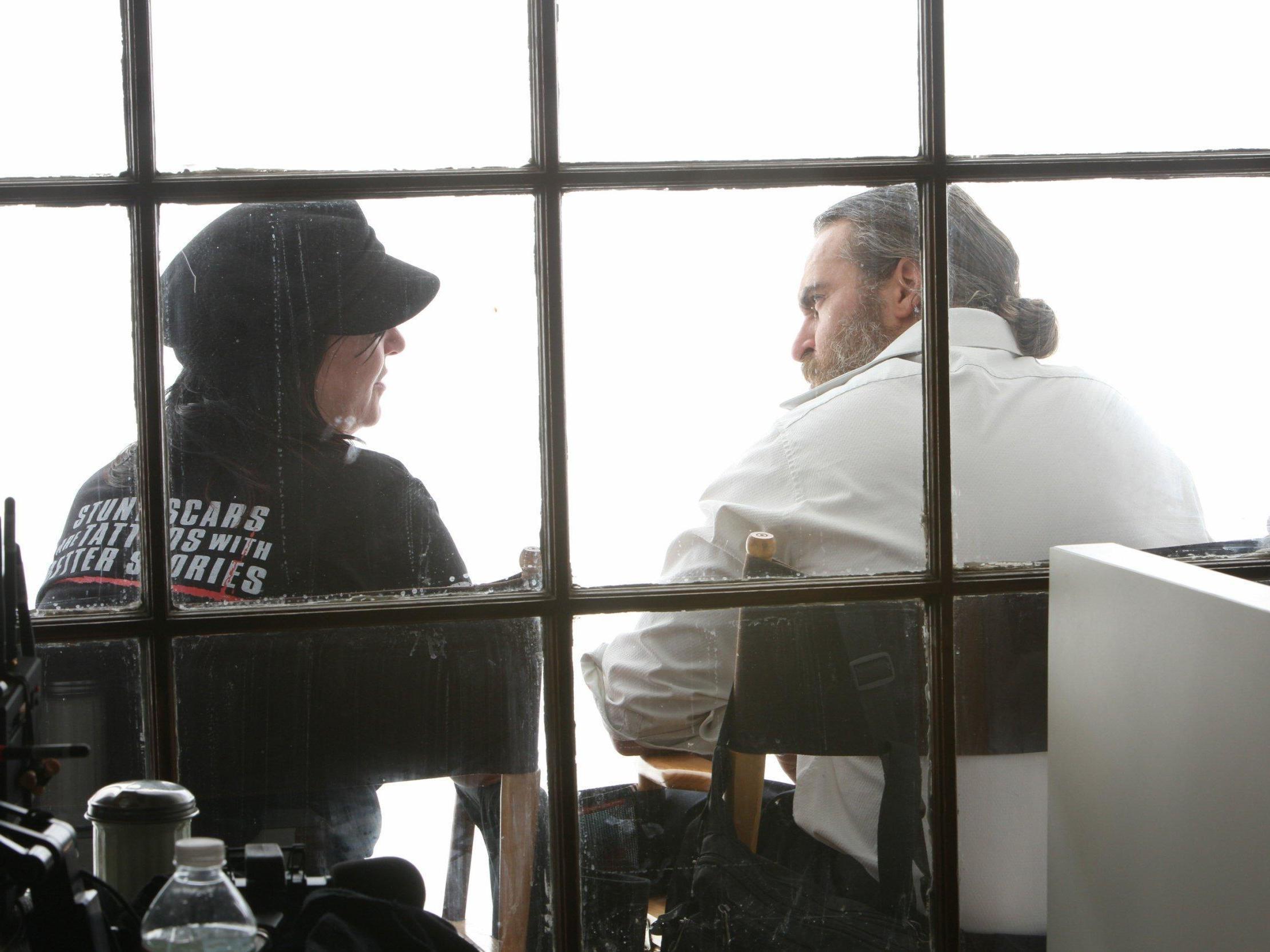 Lynne Ramsay and Joaquin Phoenix on the set of ‘You Were Never Really Here’