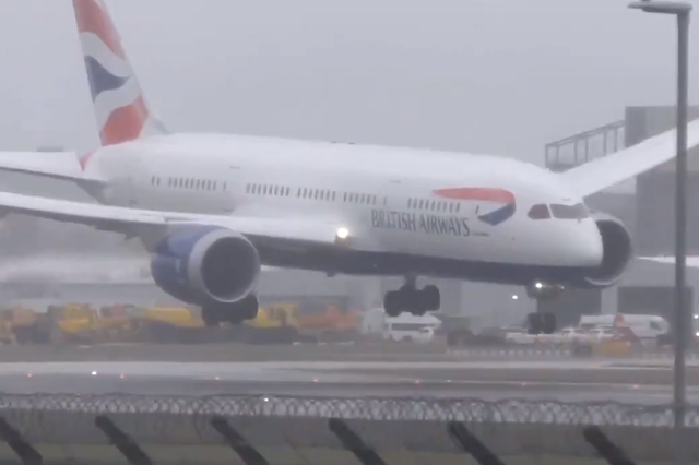 British Airways aircraft attempts to land during Storm Erik