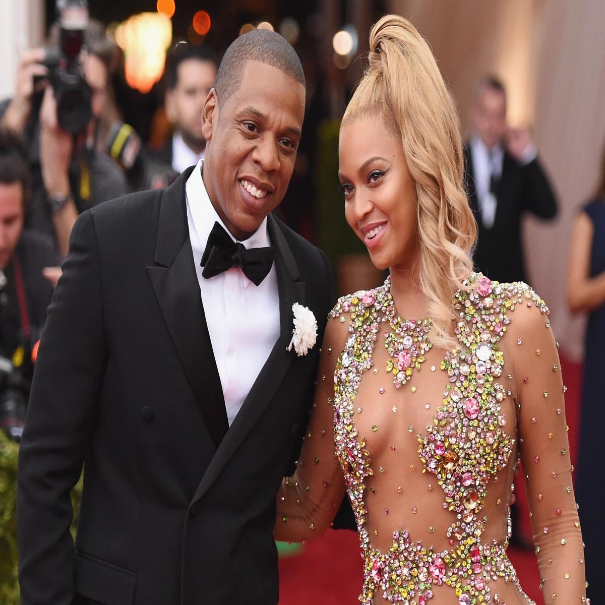Jay-Z snatches phone from party guest after he attempts to film Beyoncé | The Independent | The Independent