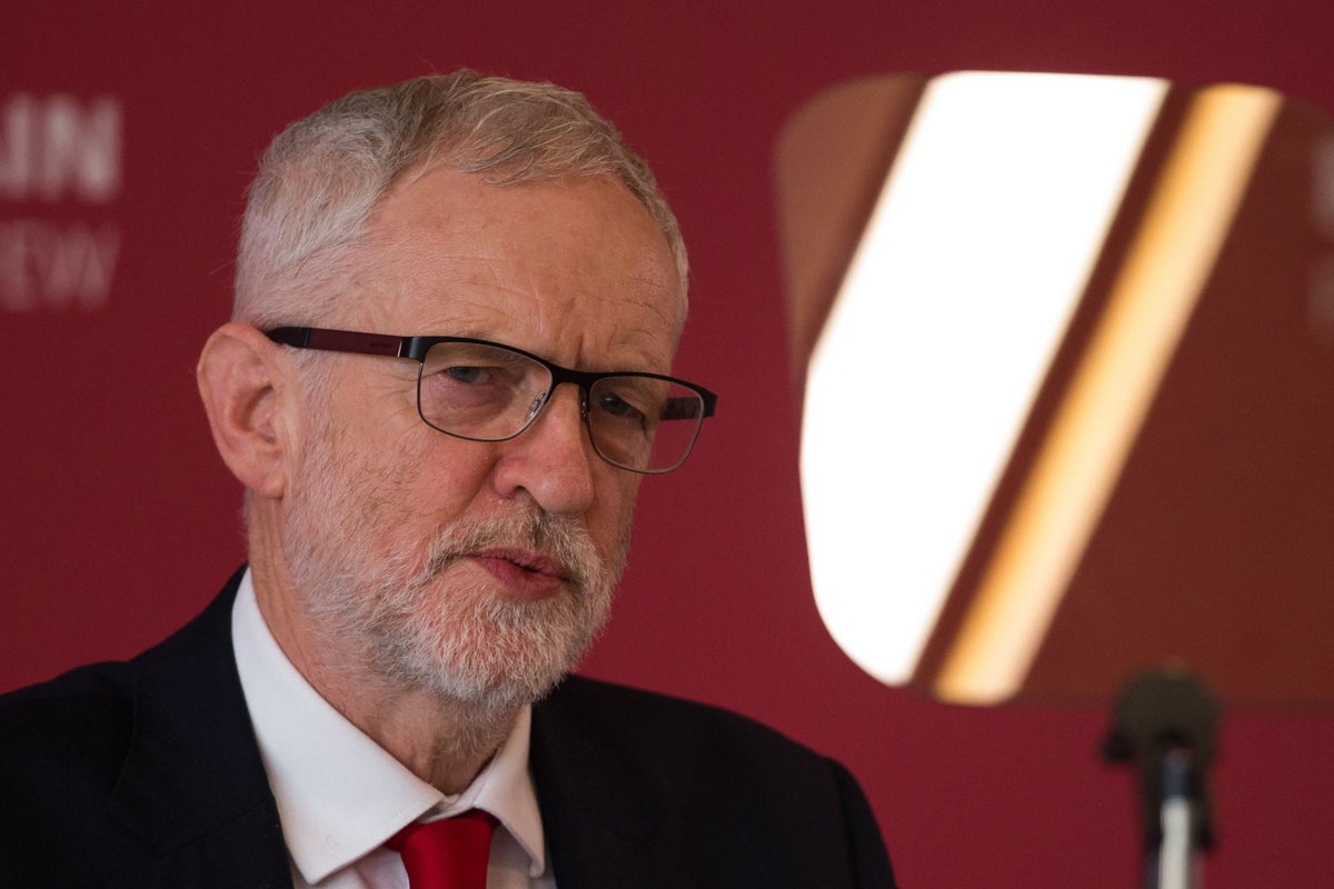 Labour voters in party's heartlands back fresh brexit referendum, poll finds