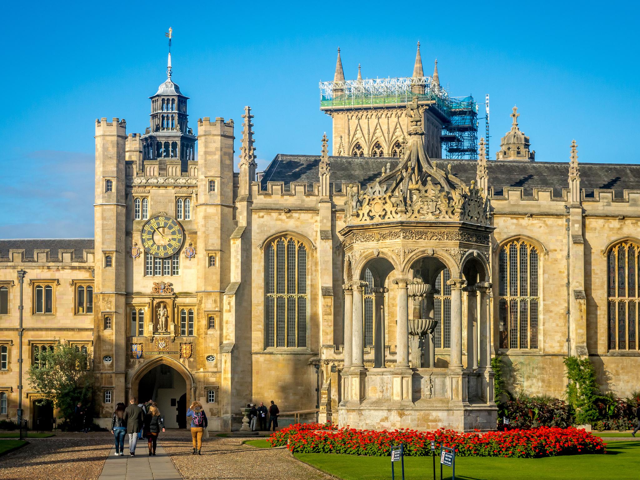 Homeless woman gives birth to twins outside Cambridge University&apos;s wealthiest college