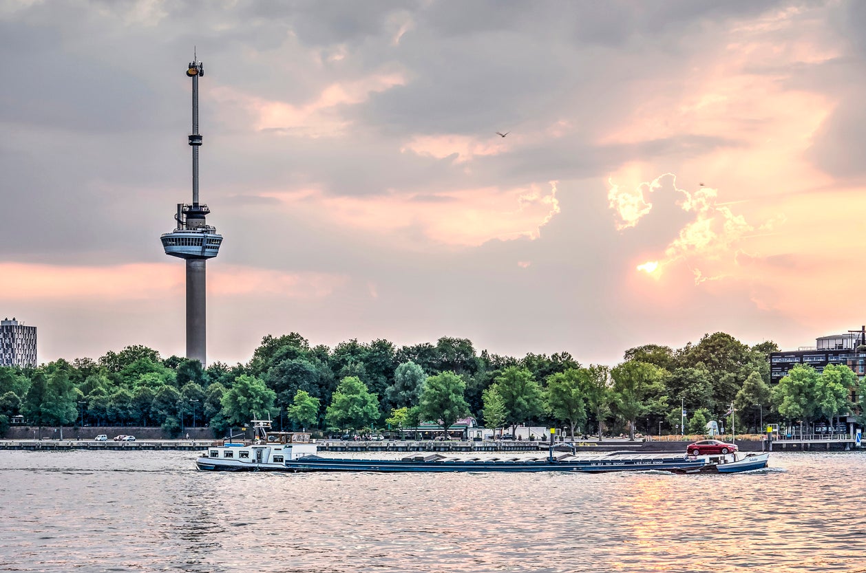 Dangle 100m above ground on Rotterdam's Euromast