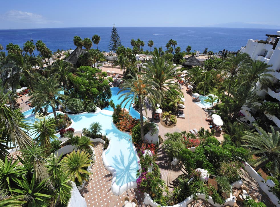 Relax in the tropical surrounds of Hotel Jardín Tropical