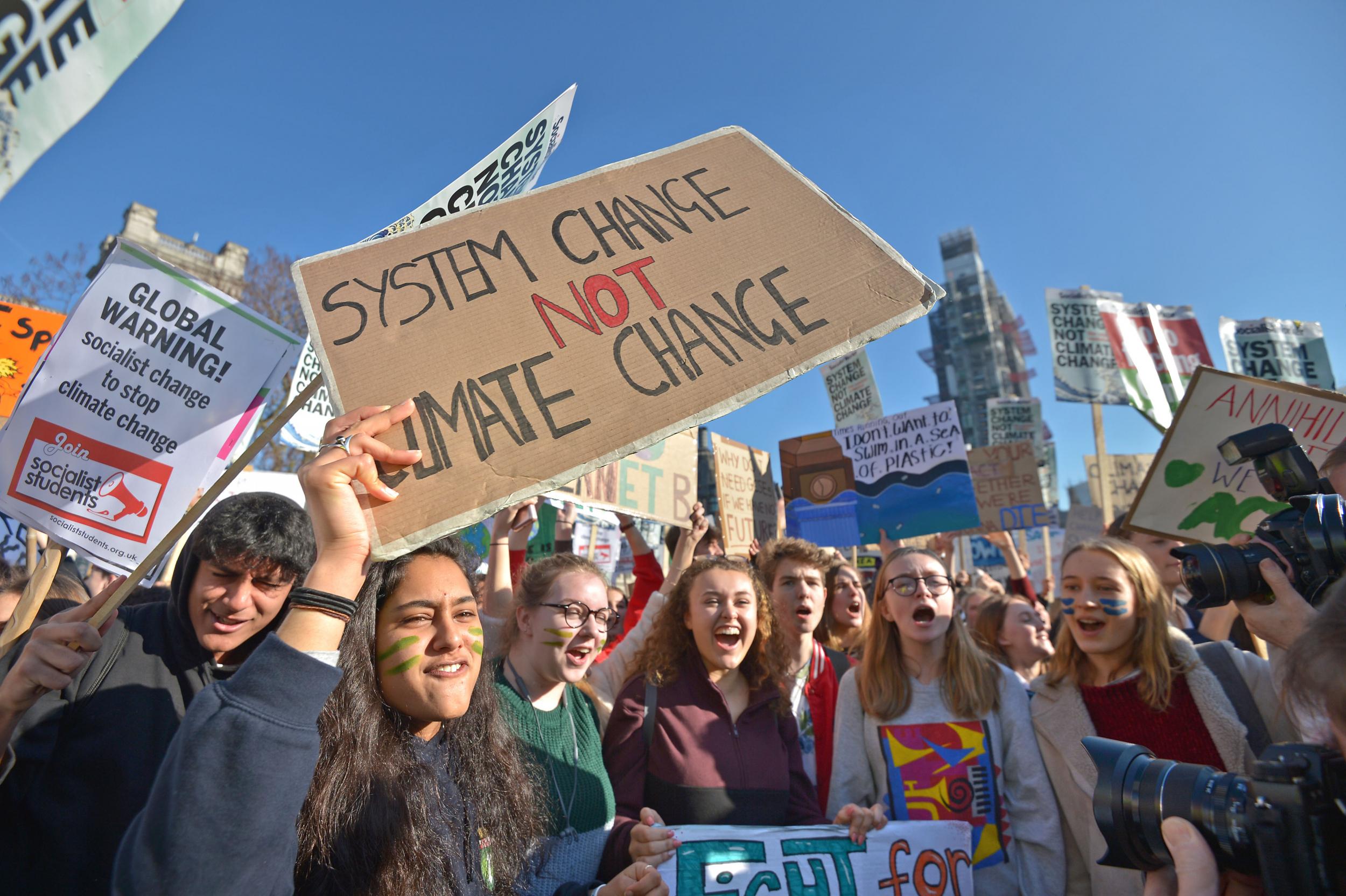 Public concern. Протест глобальное потепление. Climate Strike. Протест в Америке глобальное потепление. 2010 United Kingdom student protests.