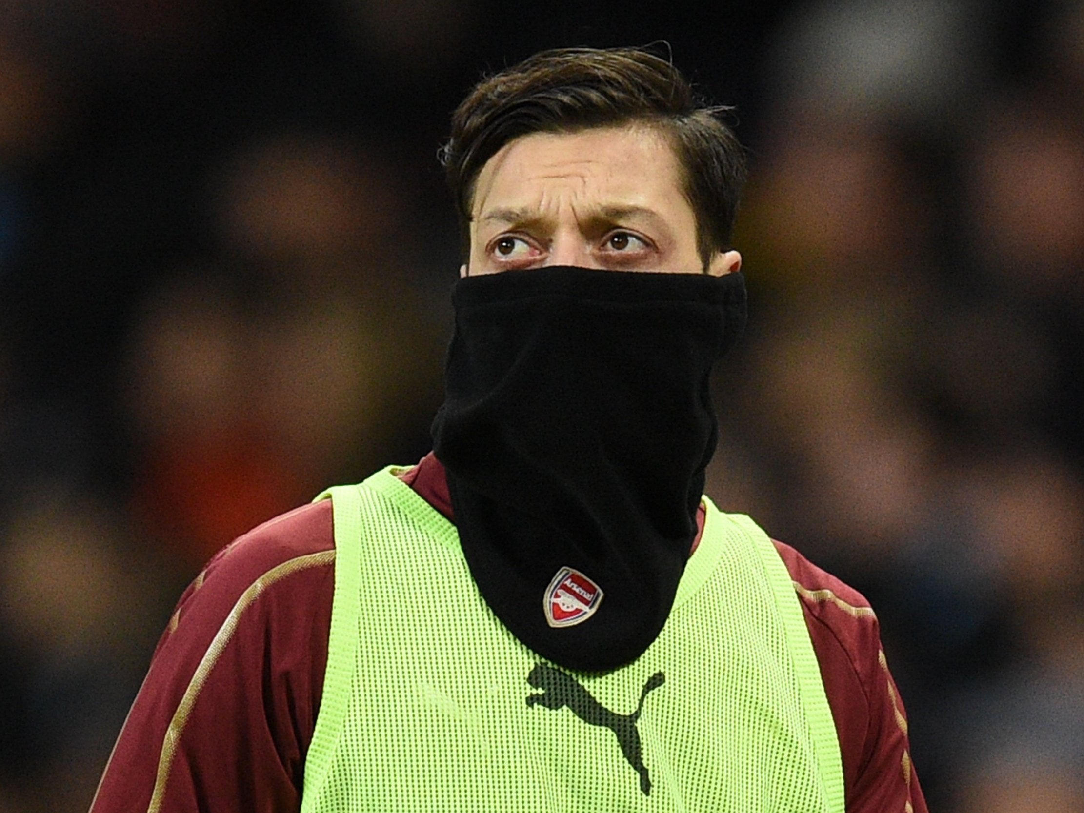 Arsenal transfer news: Mesut Ozil appears to send message ...