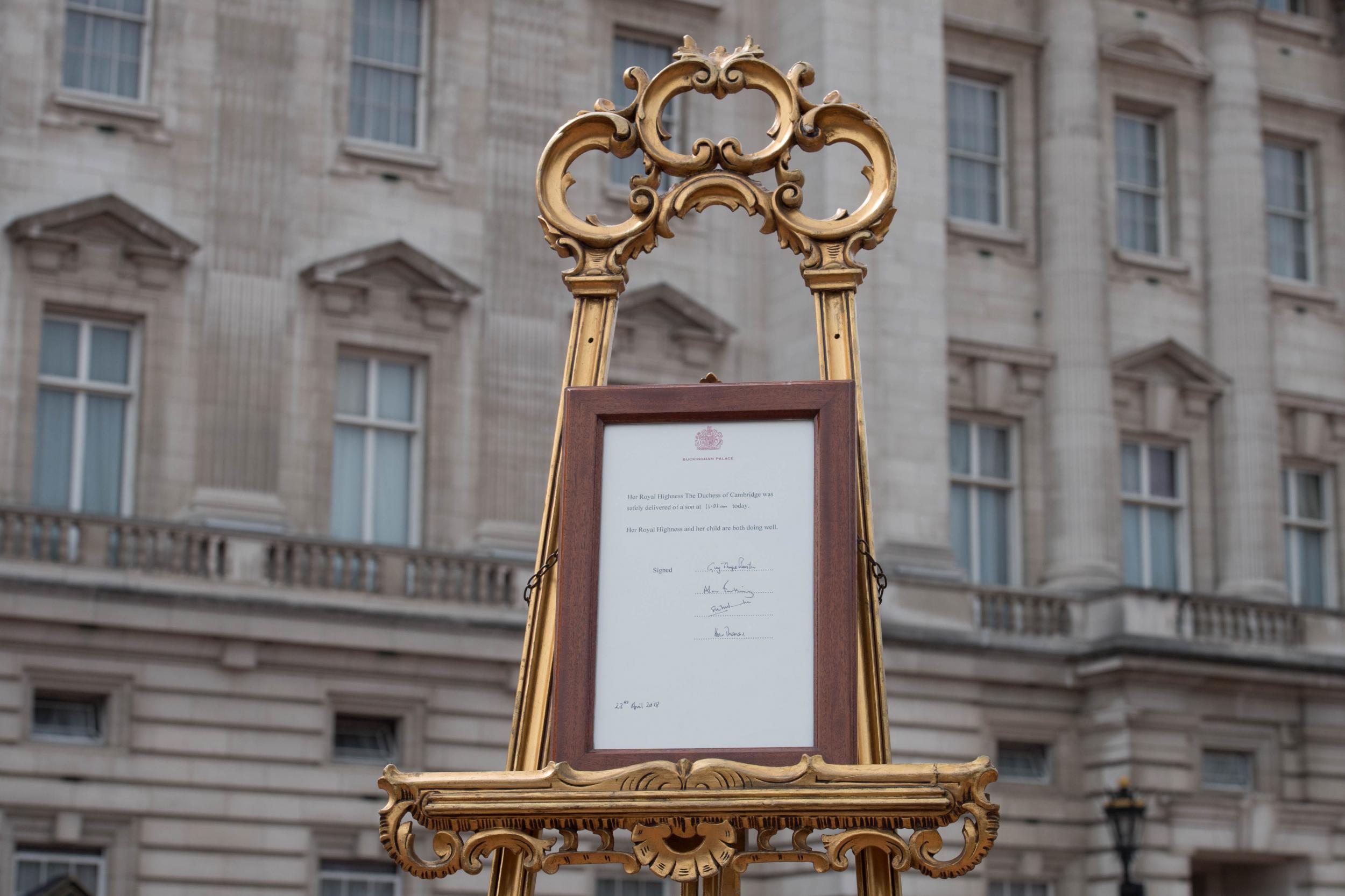 Royal births are traditionally announced via a statement placed on an easel in the forecourt of Buckingham Palace for the public to see