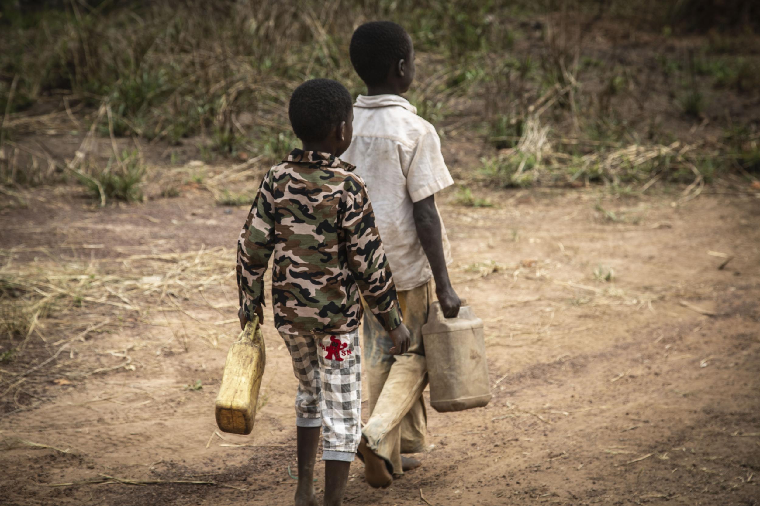 Children collecting water in Yambio, South Sudan