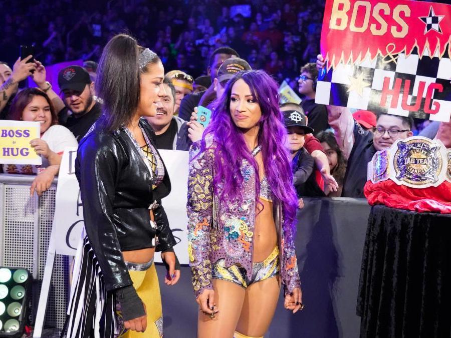 Sasha Banks and Bayley became womens tag team champions