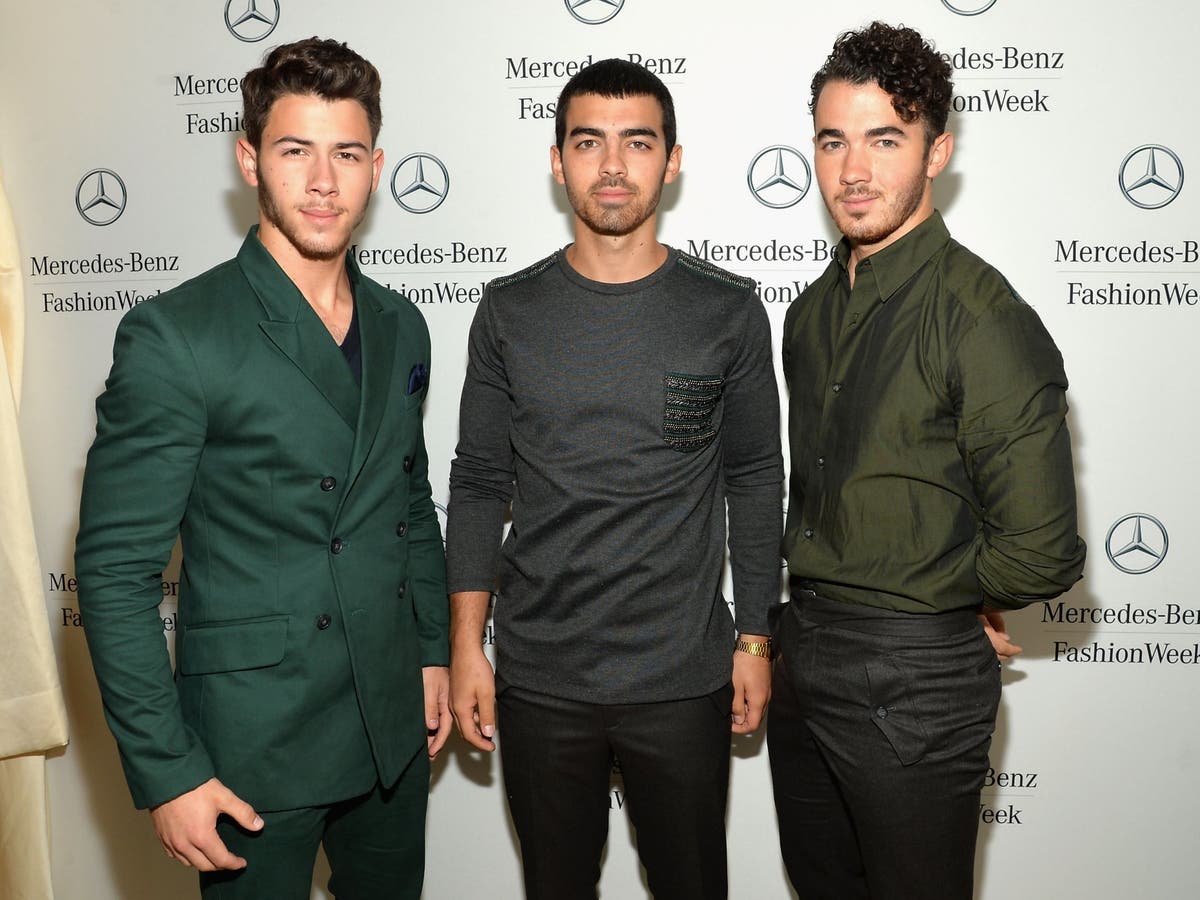 The <b>Jonas</b> Brothers &apos;to reunite&apos; six years after splitting up.