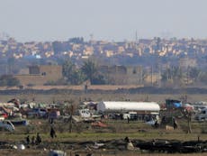Around 200 families trapped in final Isis territory in Syria