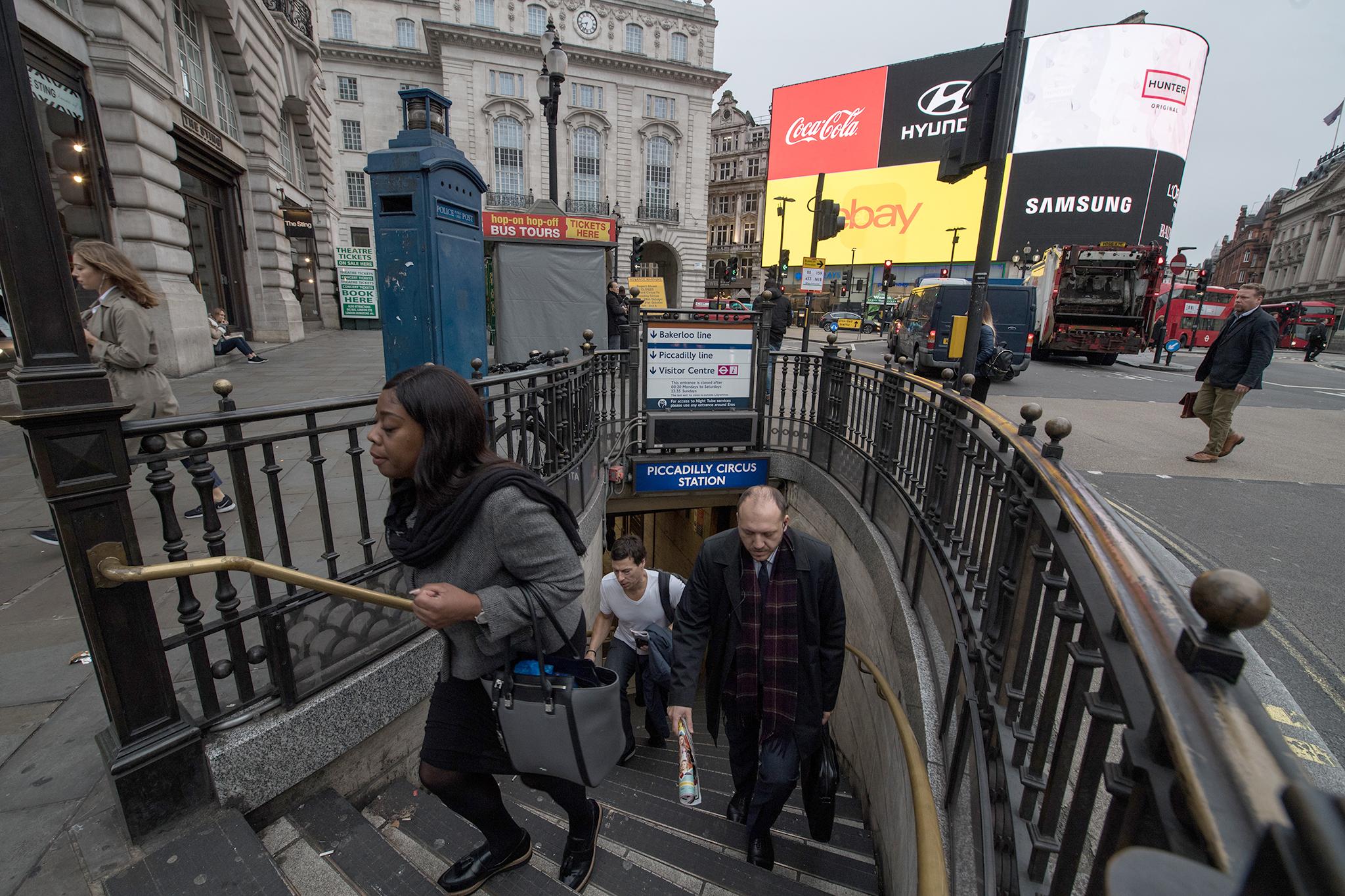 14. Piccadilly Circus
