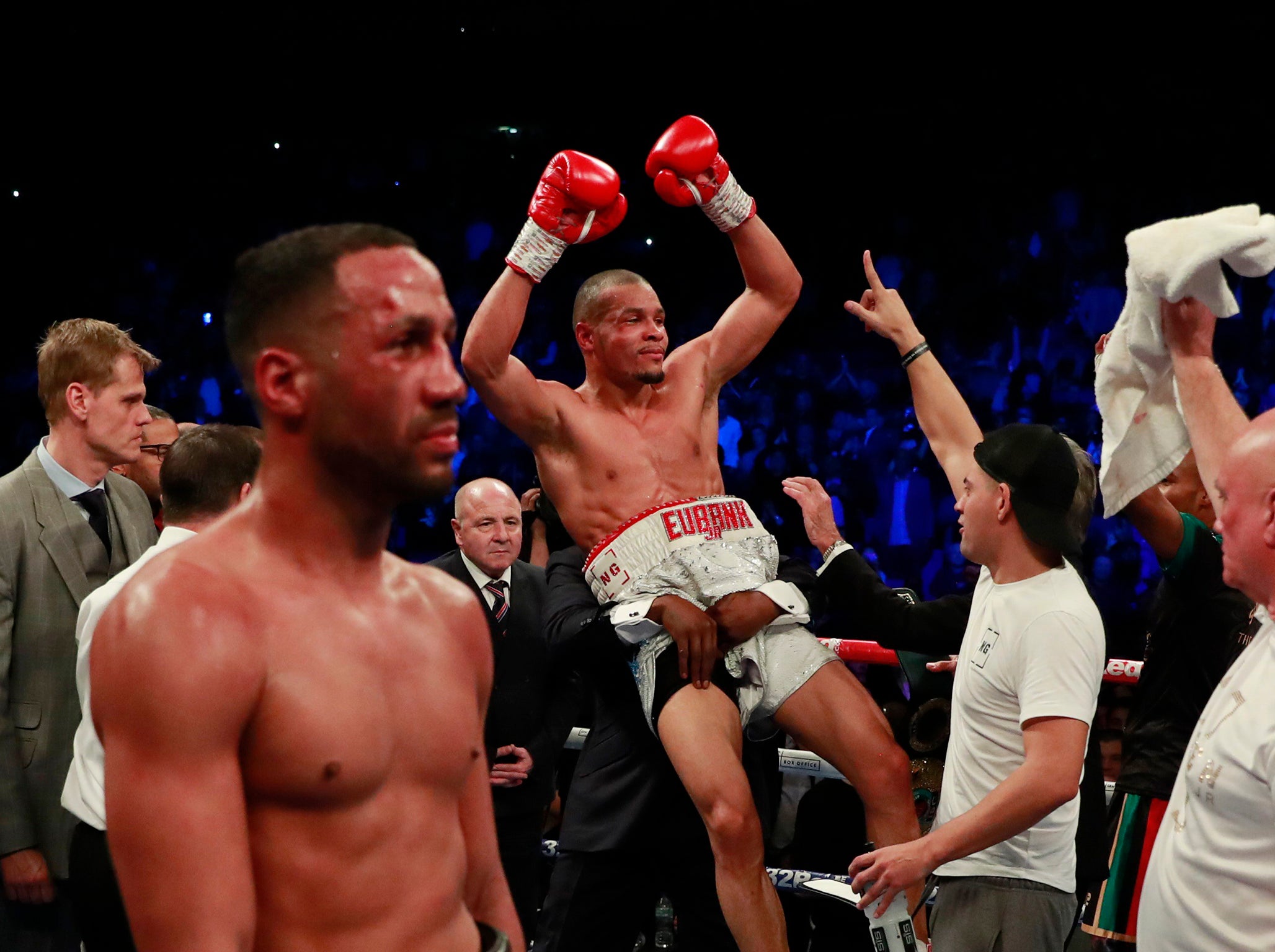 Chris Eubank Jr secures unanimous points victory to leave James