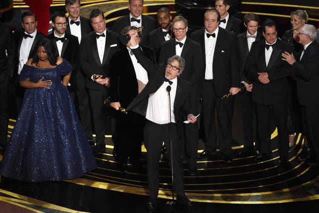 The cast and crew of 'Green Book' accept the Oscar for Best Picture