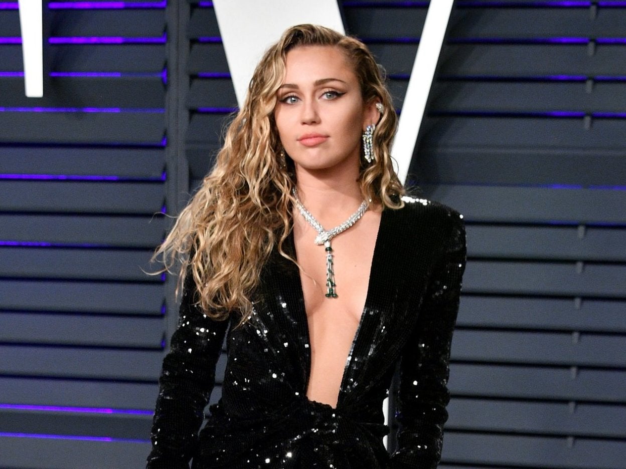 Miley Cyrus reveals her pet pig has died with touching Instagram tribute: 'I will miss u always'