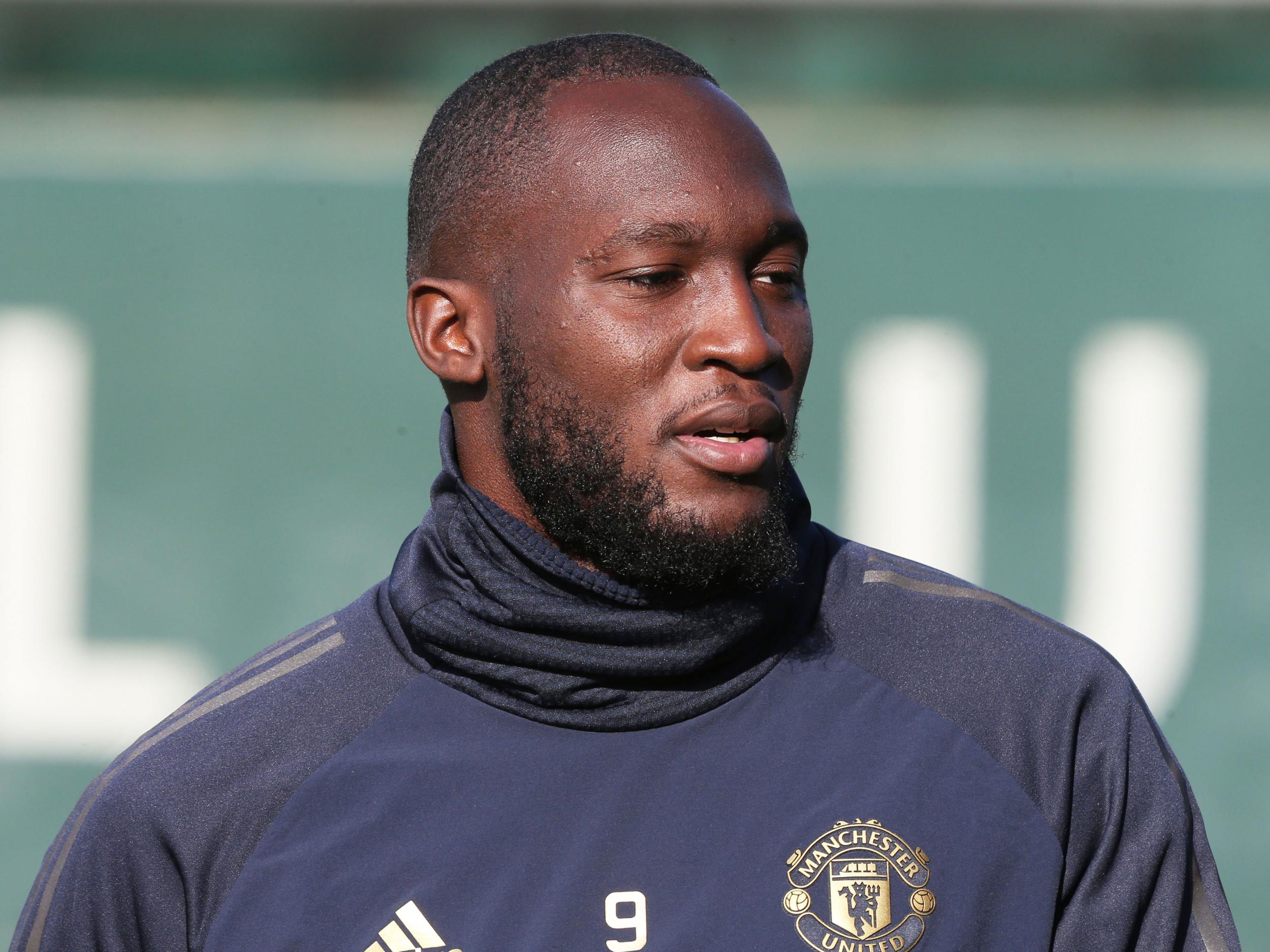 Лукаку лет. Ромелу Лукаку. Lukaku футболист. Лукаку монстр. Ромелу Лукаку фото.