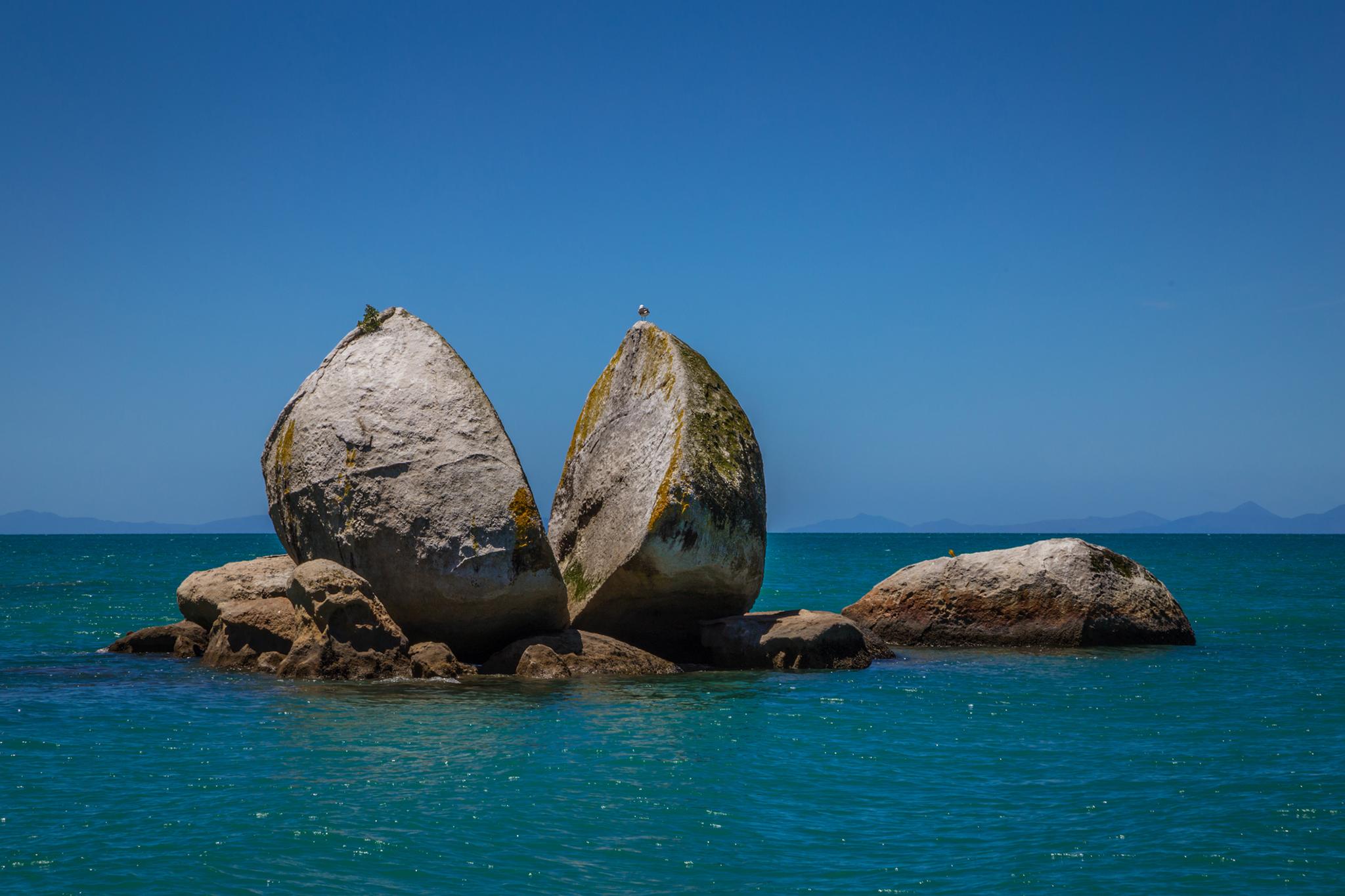 Split Apple Rock, Abel Tansman National Park