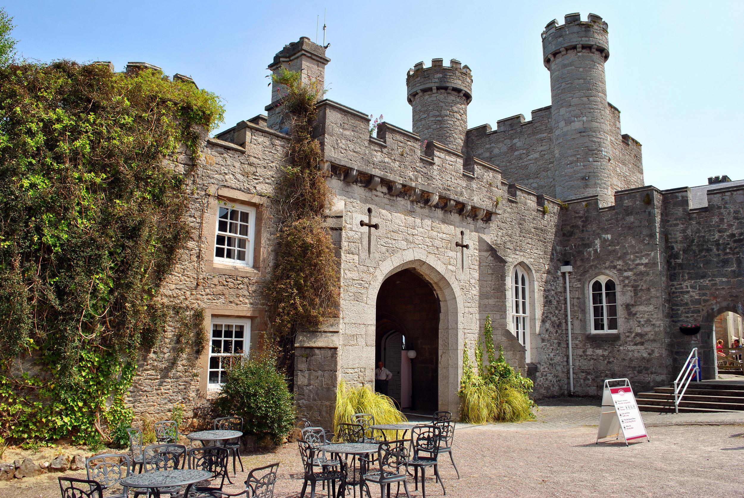 Ruthin Castle Hotel & Spa (© Alamy)