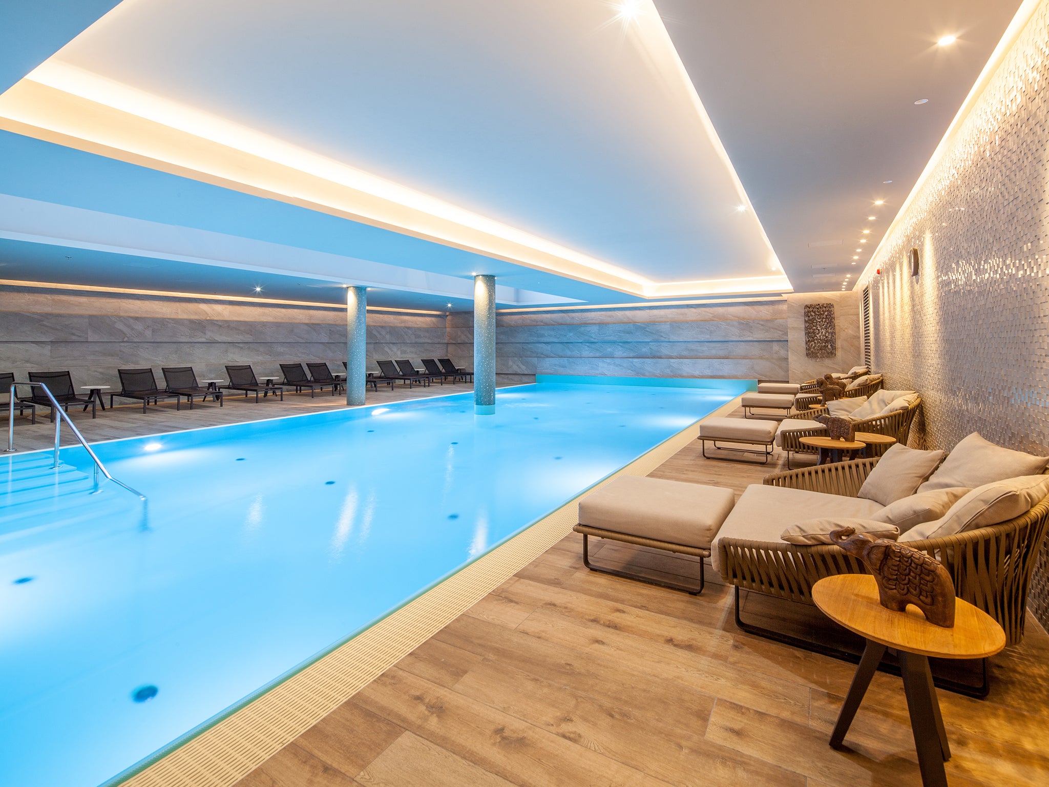 The inviting pool at Titantic Chaussee